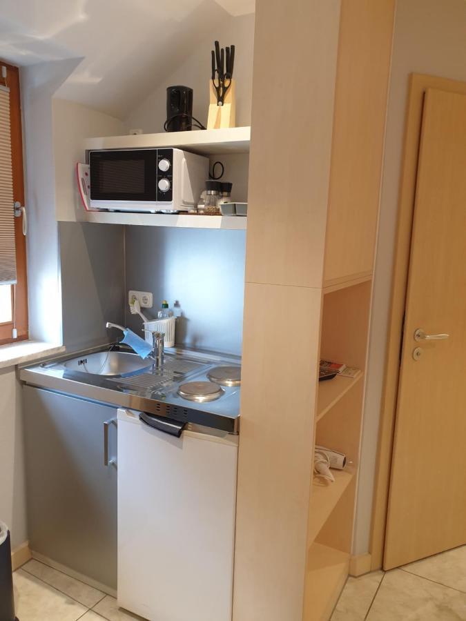 Hausner'S Hotel- Studio Apartments Altenstadt an der Waldnaab ภายนอก รูปภาพ
